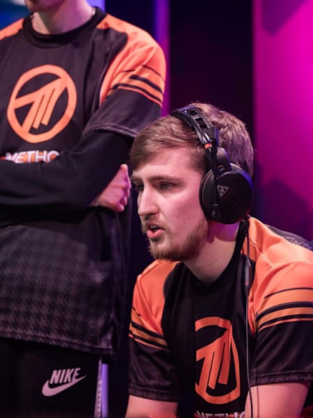 Zelonius playing in Gfinity Elite Series Season 3