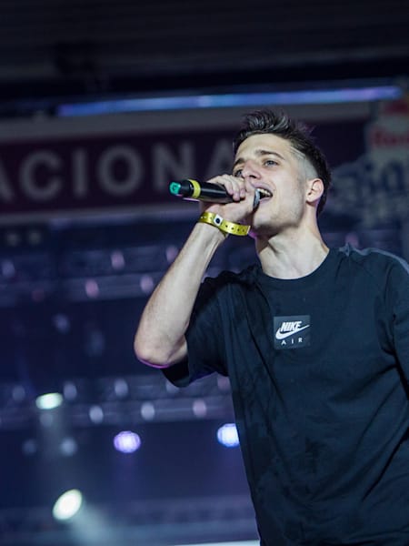 El MC argentino, Wos, durante la final mundial de Red Bull Batalla de Los Gallos 2018 en Buenos Aires, Argentina, el 9 de diciembre de 2018.