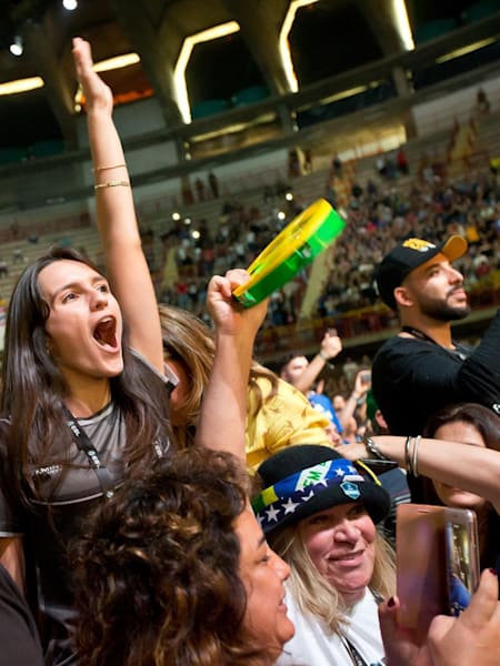 A photo of local Brazilian fans at ESL One Belo Horizonte