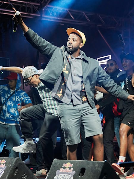 Di-Meh & Makala zusammen mit dem Rest der Superwak Clique und Freunden