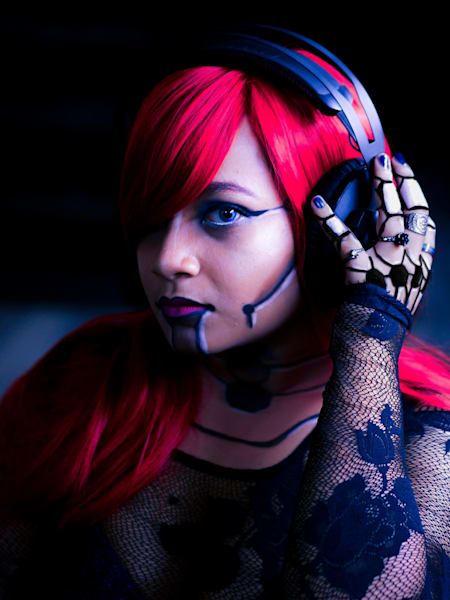 Talented cosplayer Mudra Roy poses in her Cyberpunk cosplay.