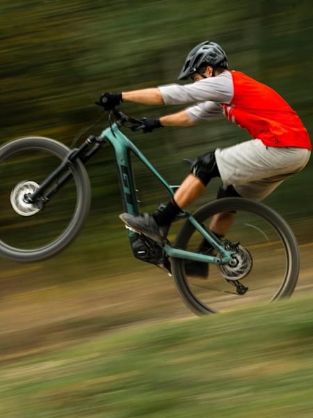 La nuova eMTB GT Force GT-E in azione.