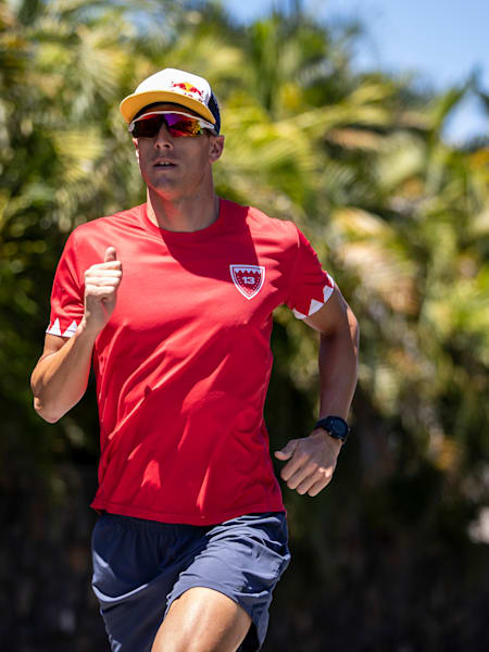 每個跑者都應該在肌力訓練裡，加入這10個動作