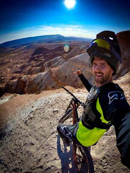 Piotrk Krajewski zawodnik MTB selfie Utah