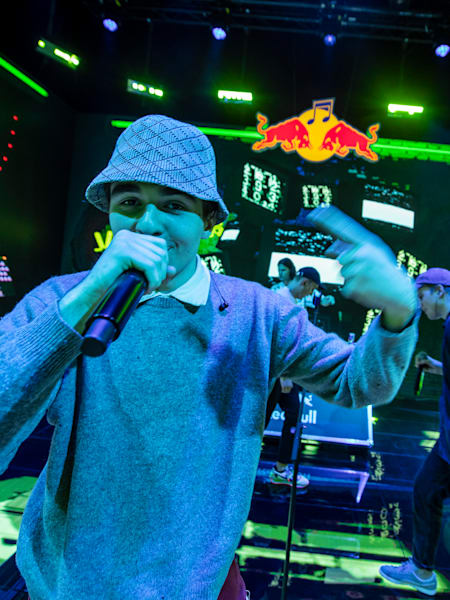 Mata na koncercie Janka-rapowanie podczas Red Bull Trasy Życzeń