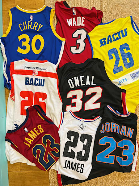 Pasiunea lui Otravă pentru tricourile sportive e din copilărie