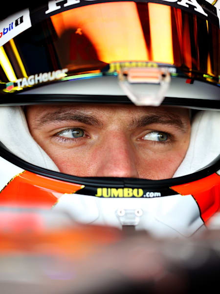 Max Verstappen w bolidzie Red Bull Racing podczas dnia filmowego przed sezonem 2021 F1