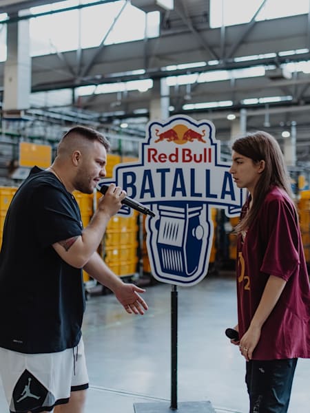 Mister Ego vs Sara Socas
