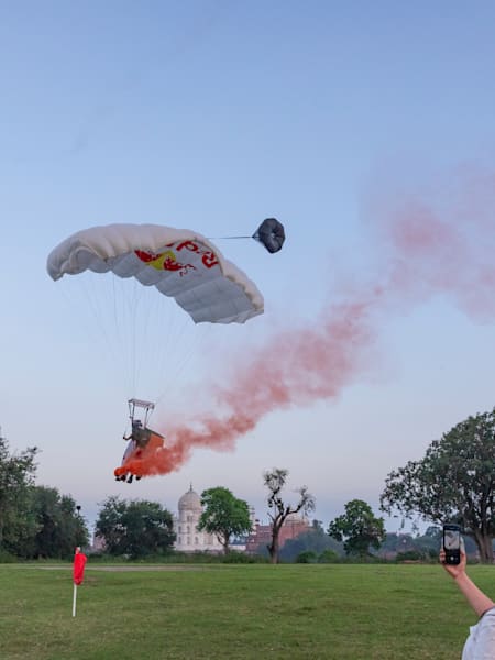 Frédéric Fugen, Vincent Cotte and Aurélien Chatard fly over the Taj Mahal