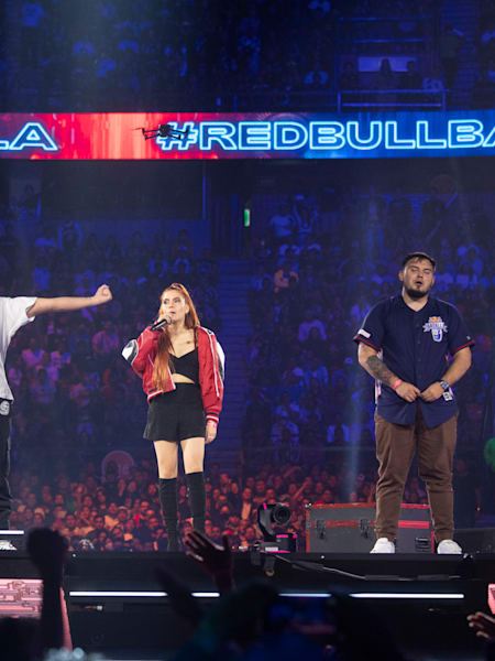 Mecha celebra su victoria frente a Rapder en la Final Internacional 2022