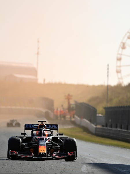 Hvis du bare ikke kan få nok af Formel 1, så er den største nyhed for næste års kalender uden tvivl, at kørerne skal i aktion hele 24 gange. 