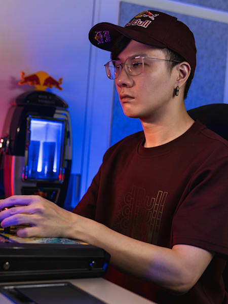 格鬥入門！Red Bull電競選手石油王帶你玩《快打旋風6》