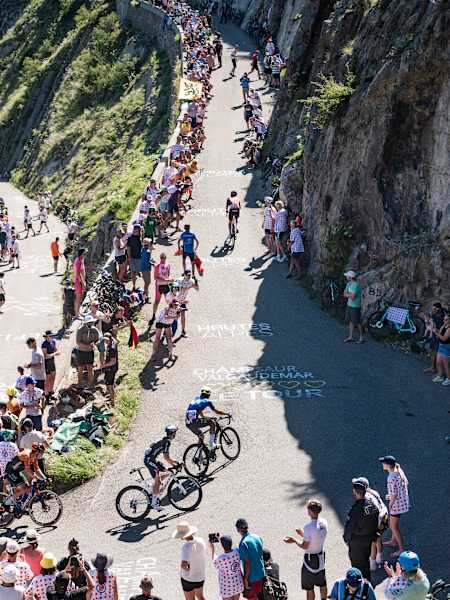 Red Bull-Bora-Hansgrohe op de Col du Noyer