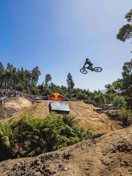 Ronan Dunne takes to the air at Red Bull Hardline Tasmania