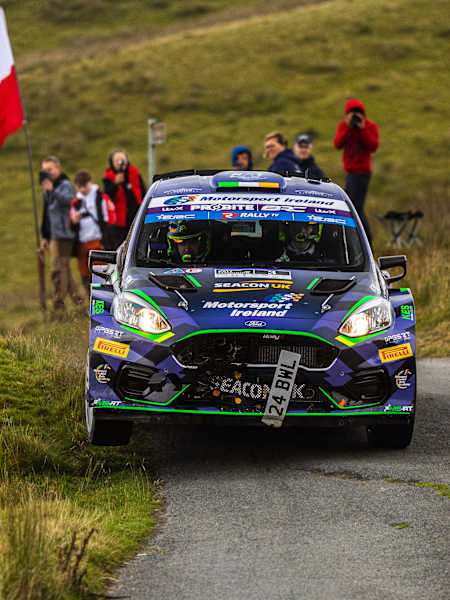 Armstrong holds a narrow lead at Rali Ceredigion