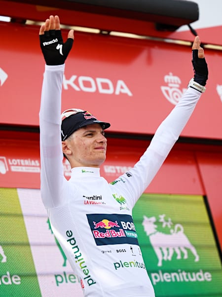 Giulio Pellizzari in the white jersey at the Vuelta