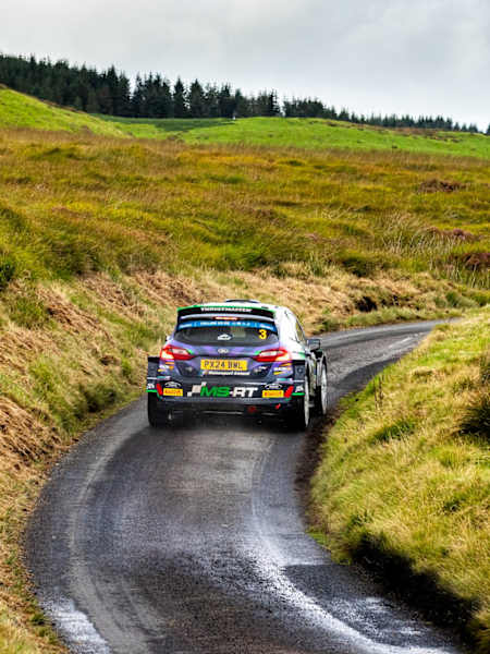 Armstrong continues to lead the way in Wales