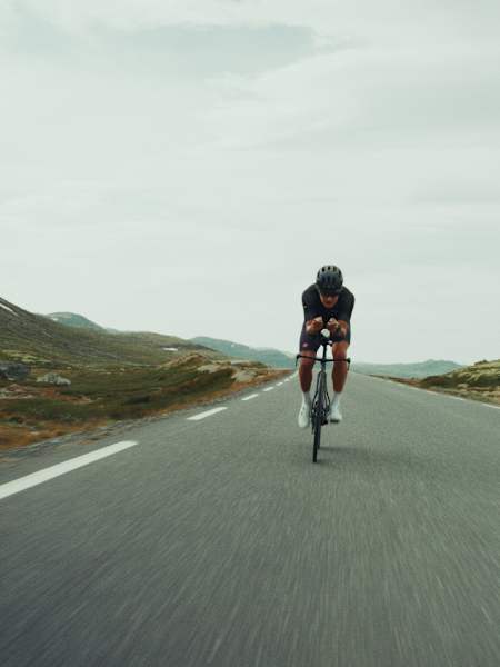 Iver Anton på sykkel