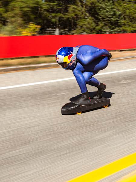 Diego Poncelet se convierte en el skater más rápido del mundo a 151,83 km/h