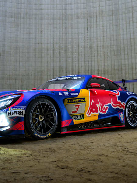 Otkrivanje automobila u kojem će Max voziti utrku 24 sata Nürburgringa