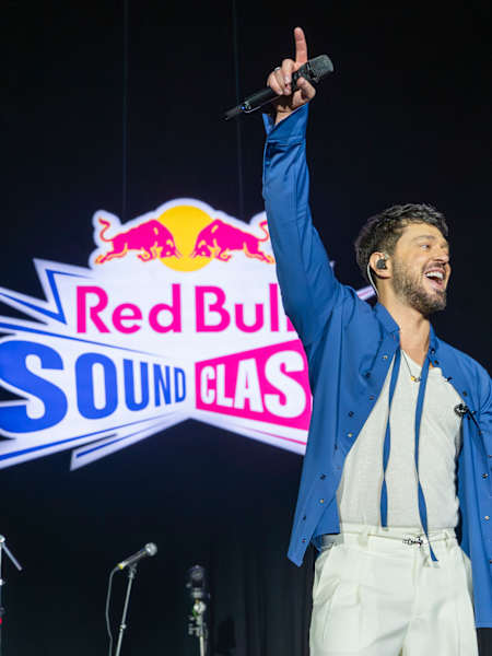 Murat Boz, “Kolay Değil” Şarkısıyla İlk Kez Sahnede