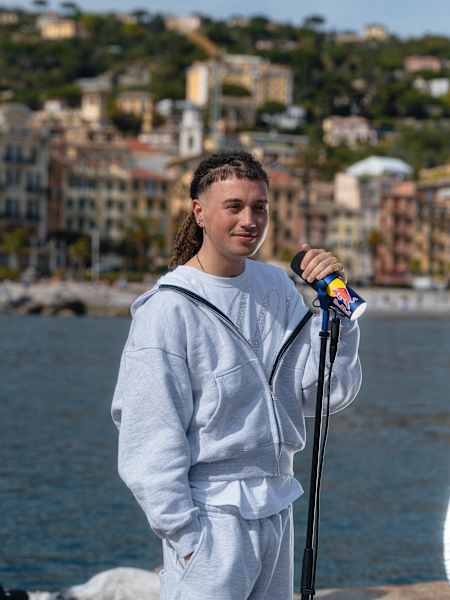 Sayf nel primo episodio di Red Bull 60 Seconds