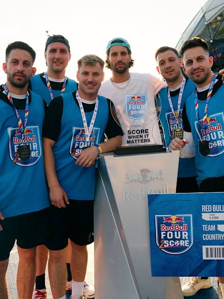 Red Bull Four 2 Score