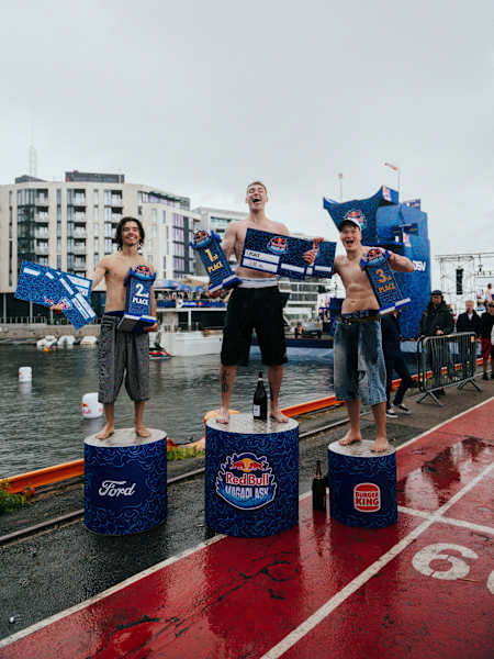 Vinnerne av Red Bull Magaplask hylles etter å ha gått til topps av den storstilte verdenspremieren i Oslo! 