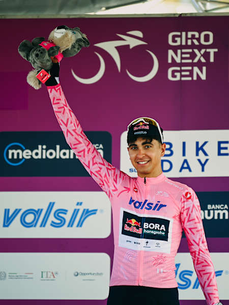 Davide Donati im Rosa Trikot beim Giro Next Gen 2026