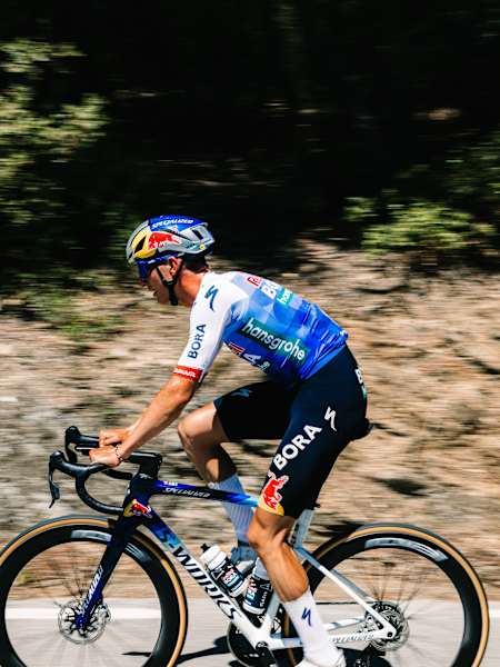 Florian Lipowitz vom Team Red Bull – BORA – hansgrohe während des Trainings im Vorfeld der 113. Tour de France im Juli 2026 in Spanien.