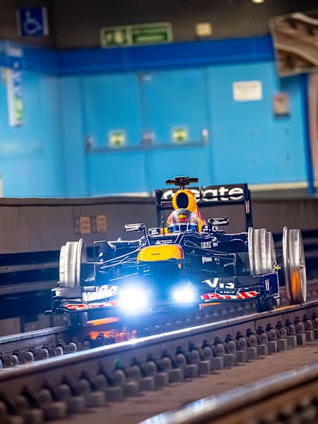 Red Bull Racing mete su RB8 en el Metro de Madrid
