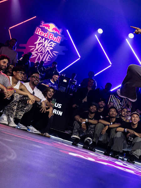 Luwam schaut in Richtung World Final.