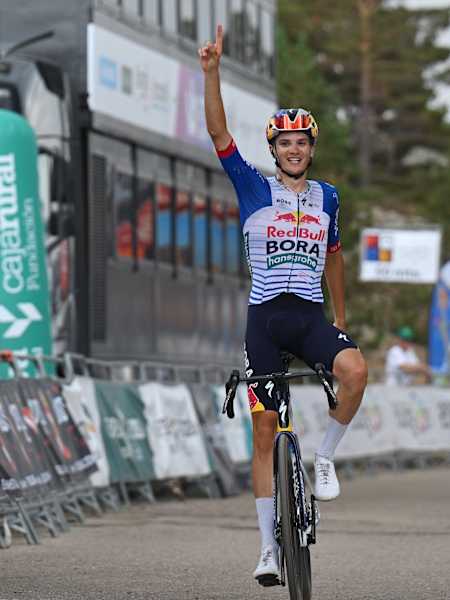 Giulio Pellizzari wins Stage 5 of the Vuelta a Burgos