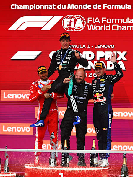 Max Verstappen, Kimi Antonelli et Lewis Hamilton célèbrent sur le podium du Grand Prix du Canada de Formule 1 2026, à Montréal.
