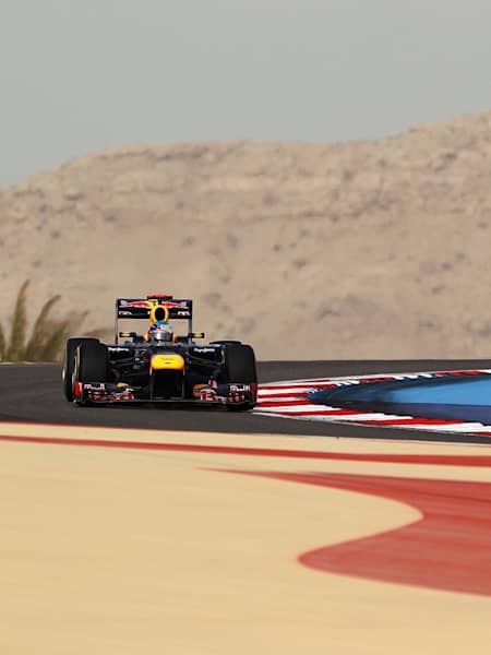 Sebastian Vettel et Kimi Raikkonen en pleine course, Grand Prix du Bahreïn