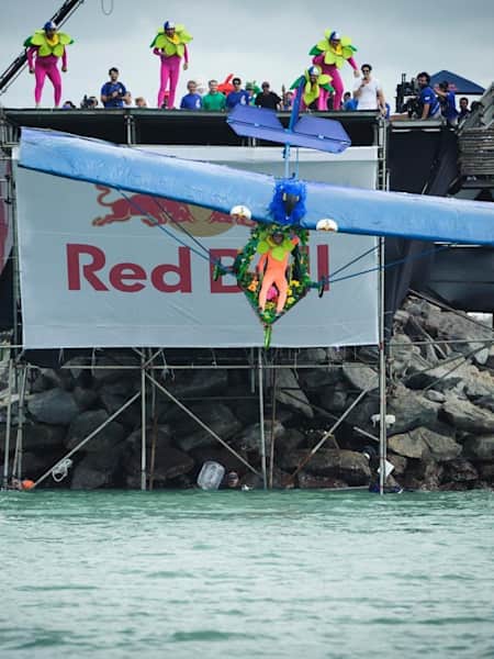 Inaugural Flugtag in Brazil gives locals wings