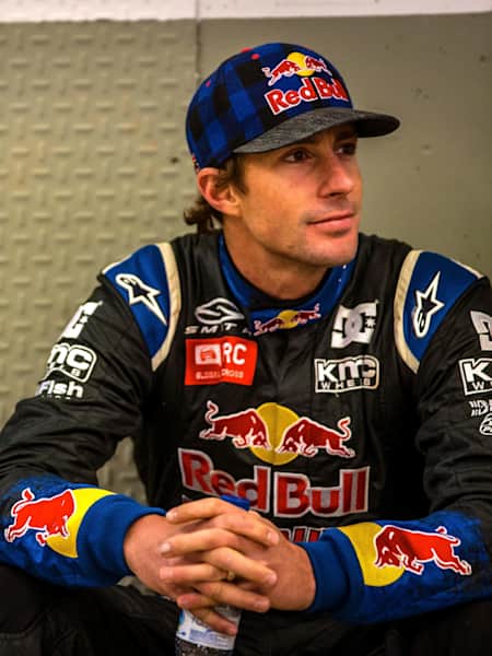 Ropa red bull store
