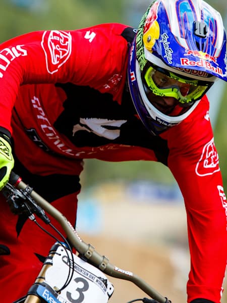 Red bull mountain bike helmet hotsell