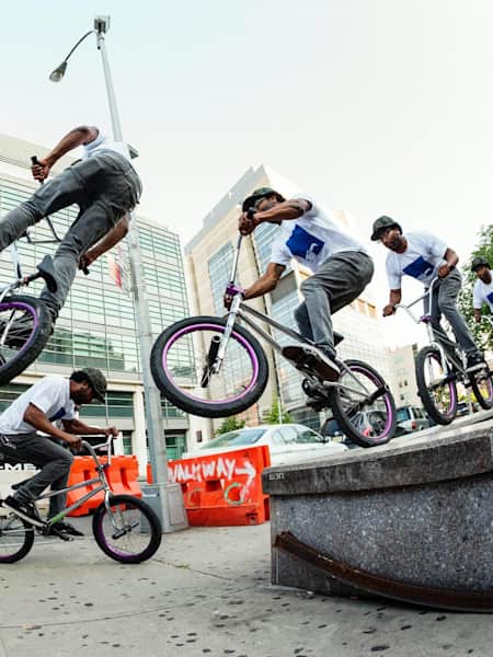 NYC Street Riding in den vier Jahrezeiten