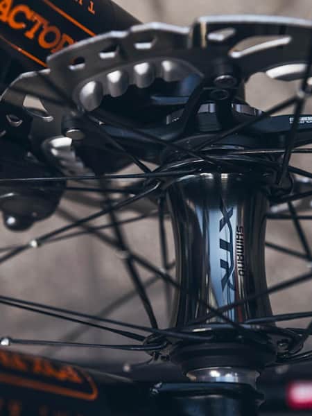 Shimano XTR hubs on tubeless-specific rims.