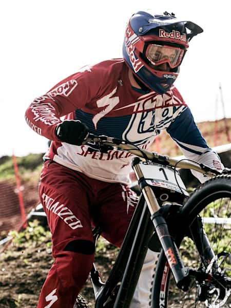 Best Moments of Aaron Gwin s 2015 DH World Cup