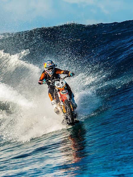 Motorbike surfing store