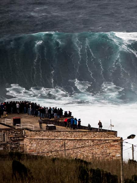 Nazare shop canyon waves
