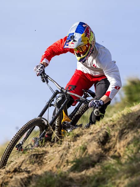 Downhill Bike Essentials for Red Bull Dark Knights