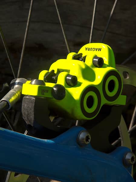 Yellow mtb brakes 2025