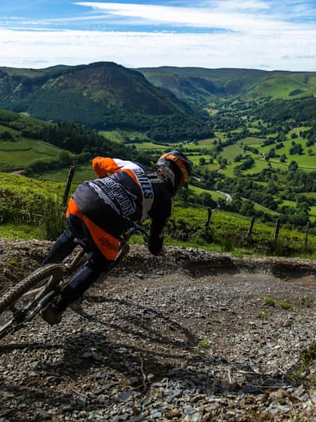 Revolution bike cheap park llangynog