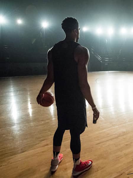 Anthony Davis shows off insane body transformation as NBA fans