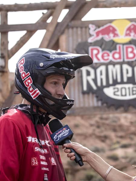 Red bull rampage store helmet
