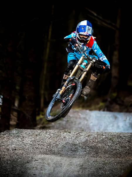 Top female mountain bikers sales