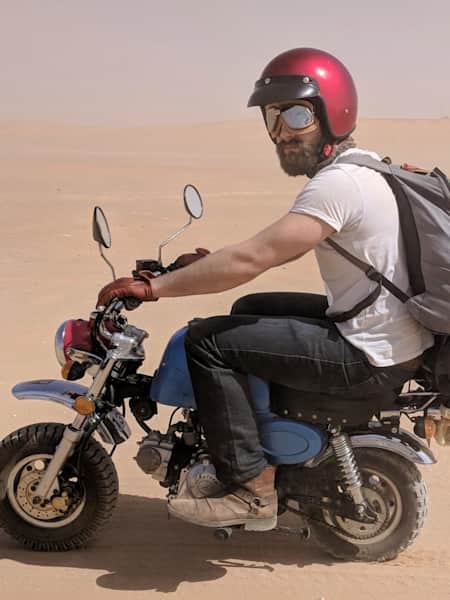 Les Monkey Runs sont des grandes traversées moto-scooter au Maroc, en Roumanie et au Pérou.